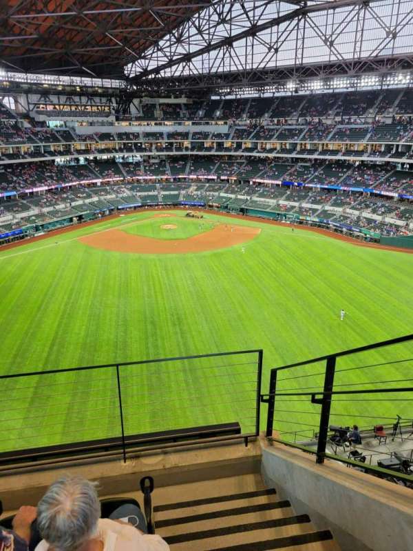 Globe Life Field, bloc: 239, rangée: 4, place: 18