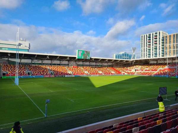 Gtech Community Stadium, bloc: s101, rangée: 10, place: 30