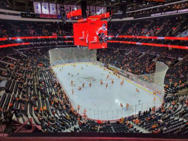 Xfinity Mobile Arena, bloc: 217a, rangée: 4, place: 9