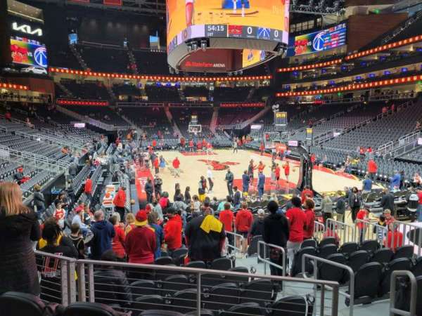 State Farm Arena, bloc: 115, rangée: d, place: 2
