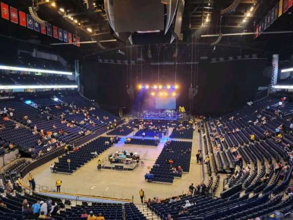Bridgestone Arena, bloc: 202, rangée: c, place: 7