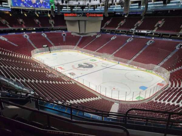 Rogers Arena, bloc: 319, rangée: 9, place: 101