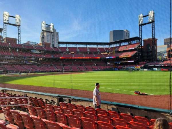 Busch Stadium, bloc: 135D, rangée: g, place: 10