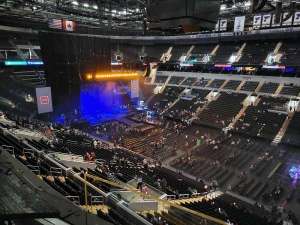 Enterprise Center, bloc: 317, rangée: b, place: 14