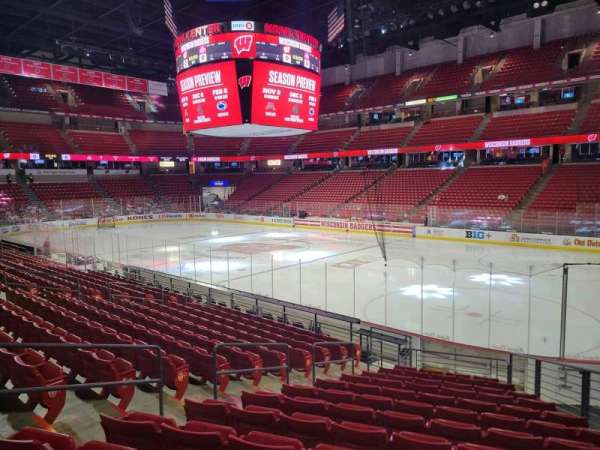 Kohl Center, bloc: 105, rangée: p, place: 4