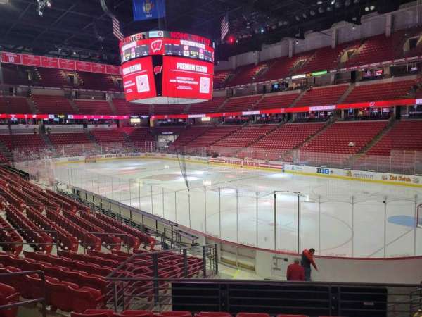 Kohl Center, bloc: 104, rangée: q, place: 8