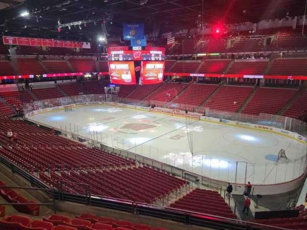 Kohl Center, bloc: 205, rangée: g, place: 10