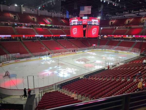 Kohl Center, bloc: 211, rangée: b, place: 9