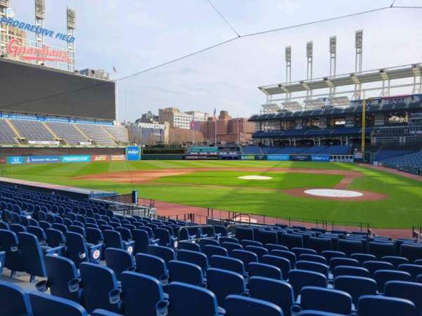 Progressive Field, bloc: 157, rangée: U, place: 5
