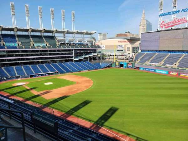 Progressive Field, bloc: 425, rangée: c, place: 5
