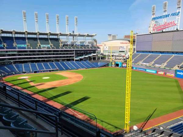 Progressive Field, bloc: 421, rangée: c, place: 5