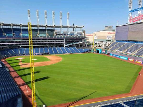 Progressive Field, bloc: 415, rangée: c, place: 5