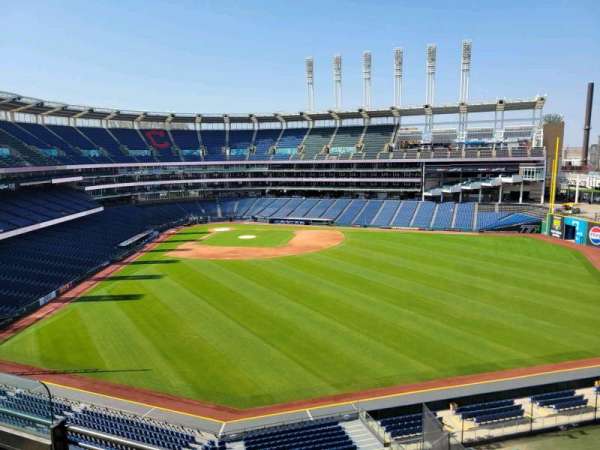 Progressive Field, bloc: 404, rangée: c, place: 5