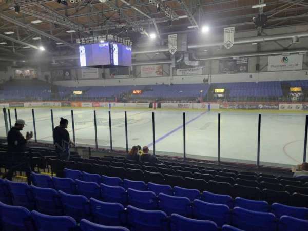 Ice Box, bloc: M, rangée: 10, place: 14