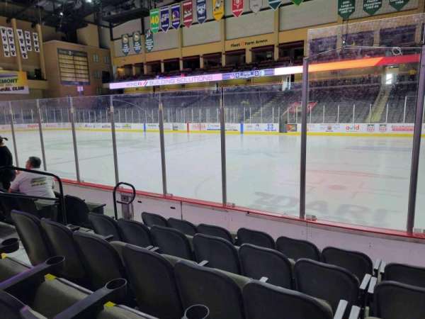 Fleet Farm Arena, bloc: 111, rangée: E, place: 9