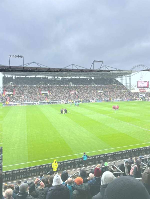 Millerntor-Stadion, bloc: H4, rangée: 16, place: 19