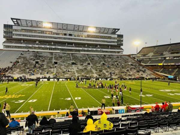 Kinnick Stadium, bloc: 106, rangée: 22, place: 26