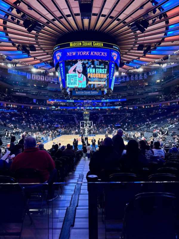 Madison Square Garden, bloc: 112, rangée: 6, place: 8