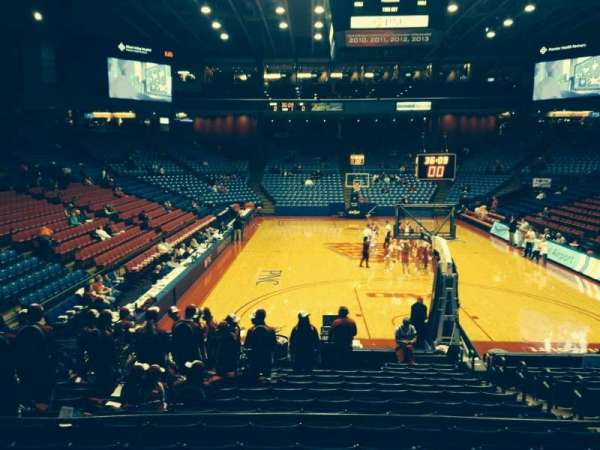 University Of Dayton Arena, bloc: 213, rangée: D, place: 6