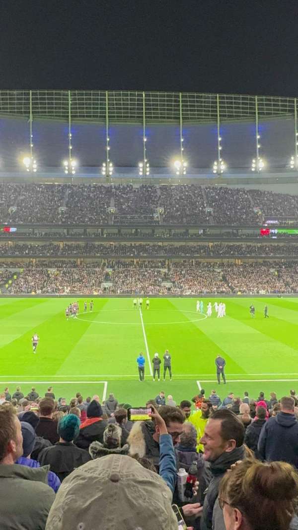 Tottenham Hotspur Stadium, bloc: Suite 212, rangée: 25, place: 110