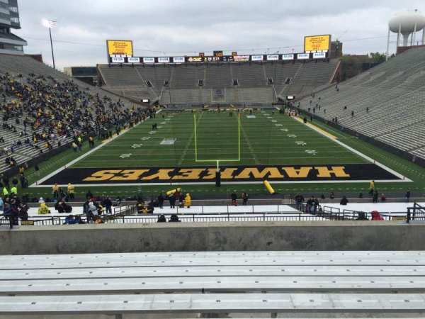 Kinnick Stadium, bloc: 216, rangée: 10, place: 14