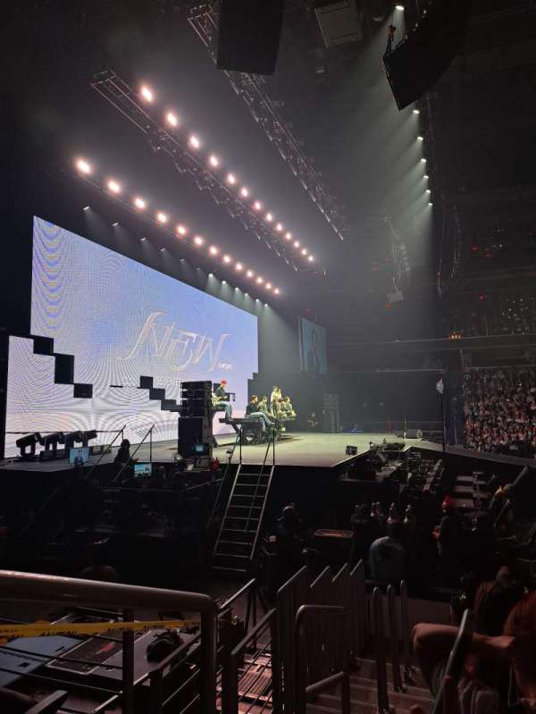 Capital One Arena, bloc: 121, rangée: J, place: 1