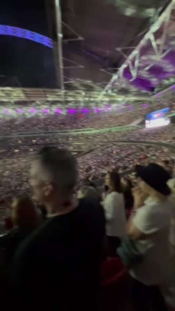 Wembley Stadium, bloc: 221, rangée: 6, place: 177