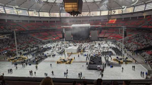 BC Place, bloc: 453, rangée: EE, place: 101