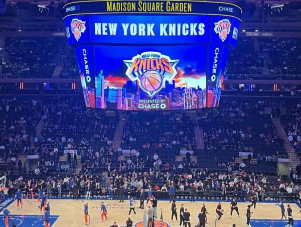 Madison Square Garden, bloc: 211, rangée: 2, place: 15