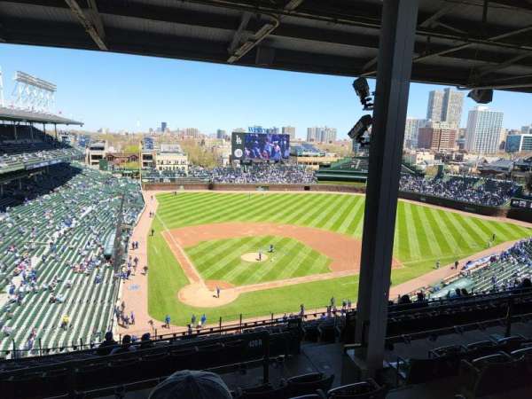 Wrigley Field, bloc: 420R, rangée: 5, place: 17