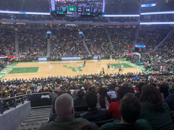 Fiserv Forum, bloc: 106, rangée: 23, place: 24