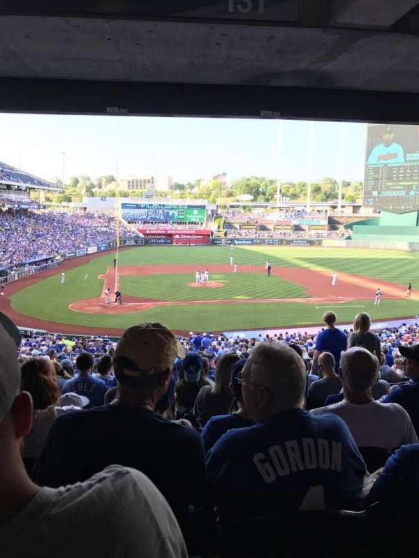 Kauffman Stadium, bloc: 231, rangée: PP, place: 7