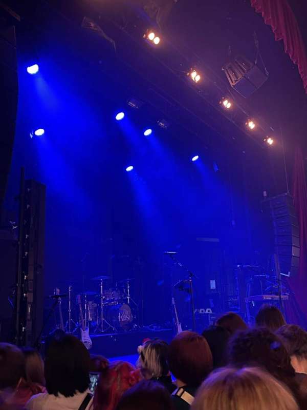 Le Bataclan, bloc: x, rangée: x, place: x