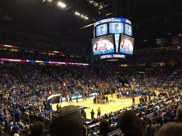 Bridgestone Arena, bloc: 103, rangée: D