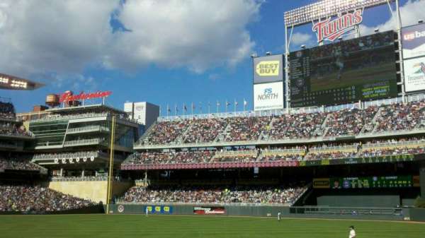 Target Field, bloc: 103, rangée: 9, place: 10