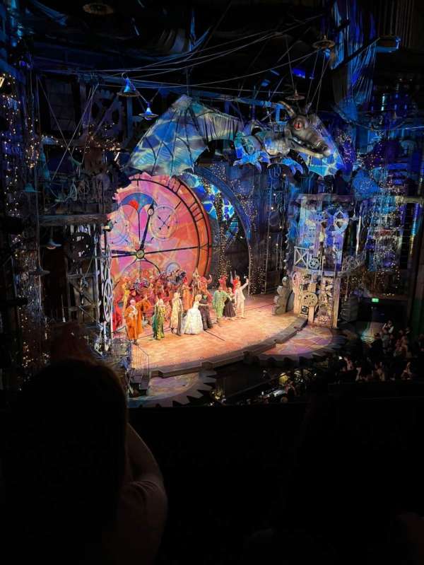 Apollo Victoria Theatre, bloc: Dress Circle, rangée: B, place: 42