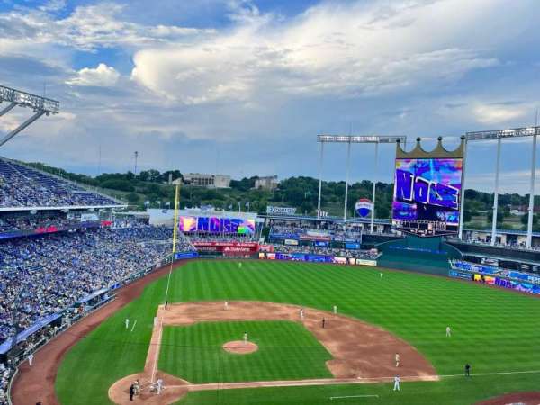 Kauffman Stadium, bloc: 427, rangée: J, place: 1
