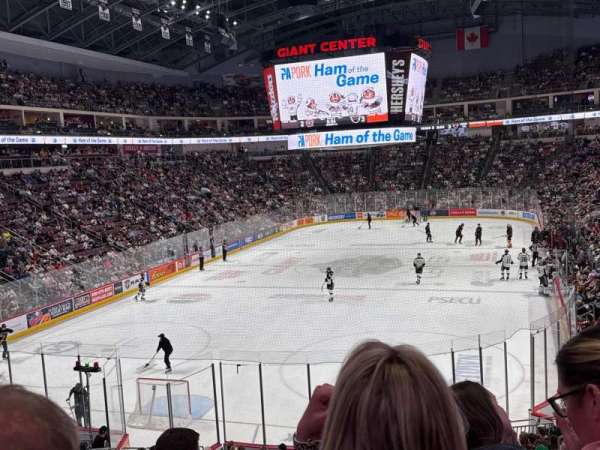 Giant Center, bloc: 115, rangée: T, place: 12