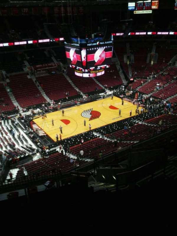 Moda Center, bloc: 321, rangée: o, place: 9