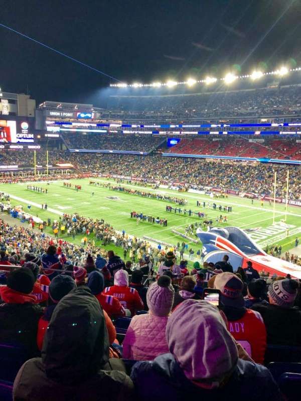 Gillette Stadium, bloc: 203, rangée: 17, place: 21