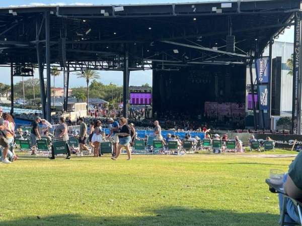 iThink Financial Amphitheatre, bloc: Lawn