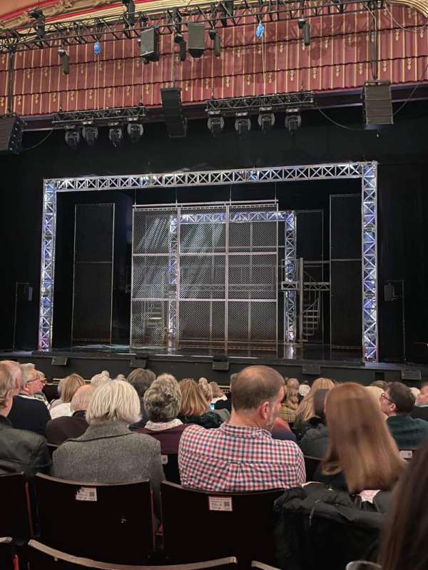 Bristol Hippodrome, bloc: Stalls, rangée: P, place: 13