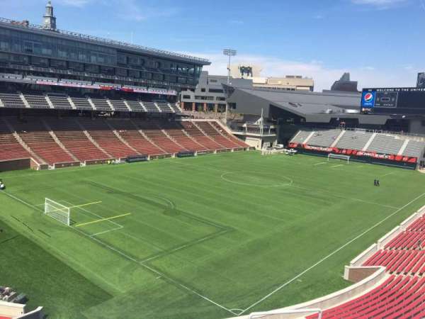 Nippert Stadium, bloc: 214, rangée: 8, place: 1