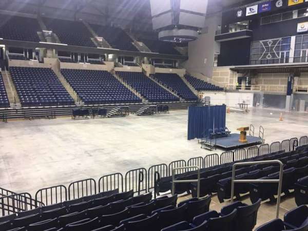 Cintas Center, bloc: 106, rangée: N, place: 7