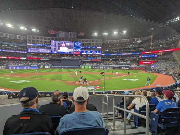 Rogers Centre, bloc: 25, rangée: 7, place: 1
