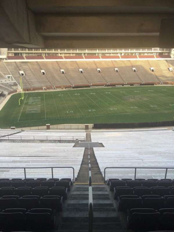 Davis Wade Stadium, bloc: 111, rangée: 67, place: 01
