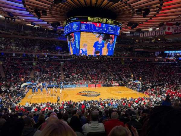 Madison Square Garden, bloc: 116, rangée: 21, place: 12