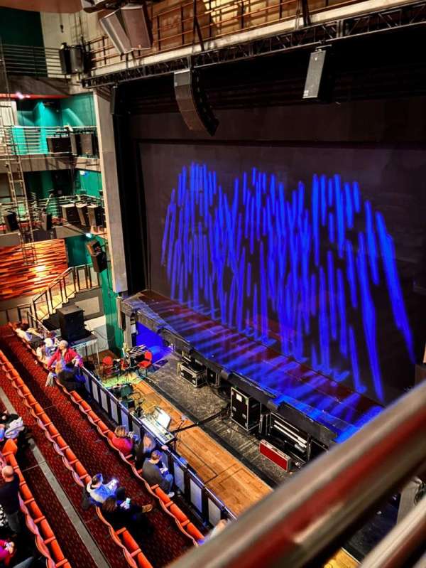 Aylesbury Waterside Theatre, bloc: Circle, rangée: Slip, place: 5