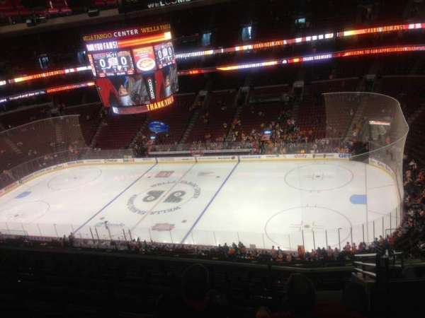 Xfinity Mobile Arena, bloc: 214, rangée: 11, place: 23