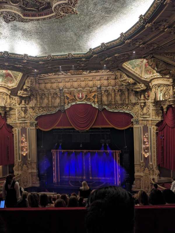 James M. Nederlander Theatre, bloc: Balcony RC, rangée: N, place: 330